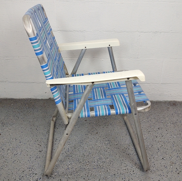 Vintage Webbed Lawnchair - Picture 4 of 5